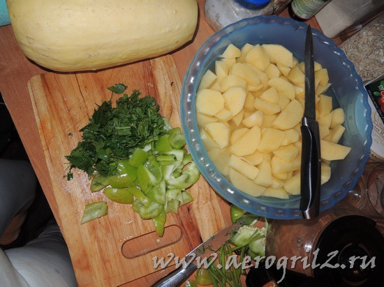 Тушеные овощи с курицей и зеленью